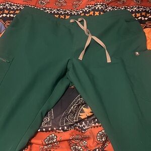 Figs Straight-Leg Scrub Pants in Forest Green with Gray Drawstring  XL/P